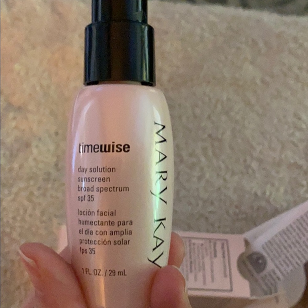 Mary Kay Day Solution - Picture 2 of 2